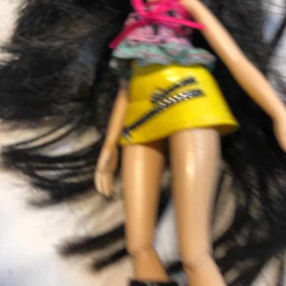 BRATZ Jade Study Abroad to Russia Doll MGA 2015 - Picture 9 of 10